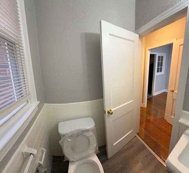 Building Photo - 15 Gallatin St NE