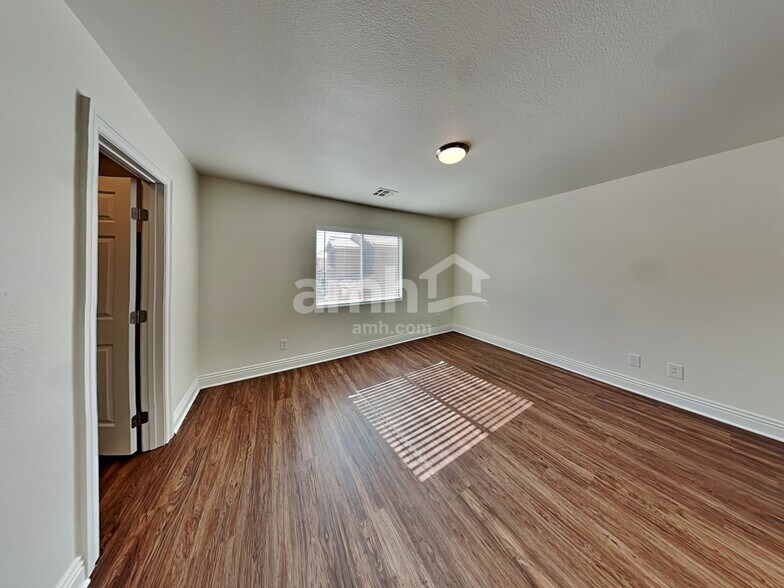 Building Photo - 8825 Moonwood Ct