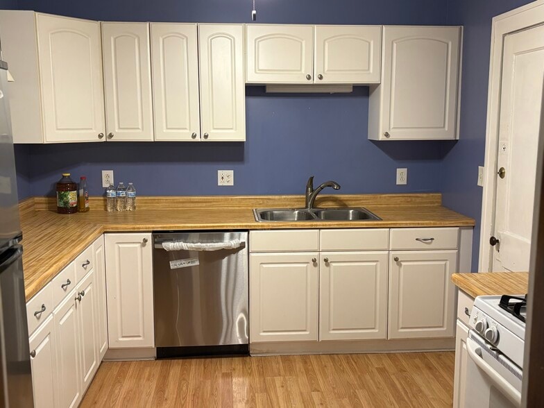 Building Photo - 4680 E 85th St