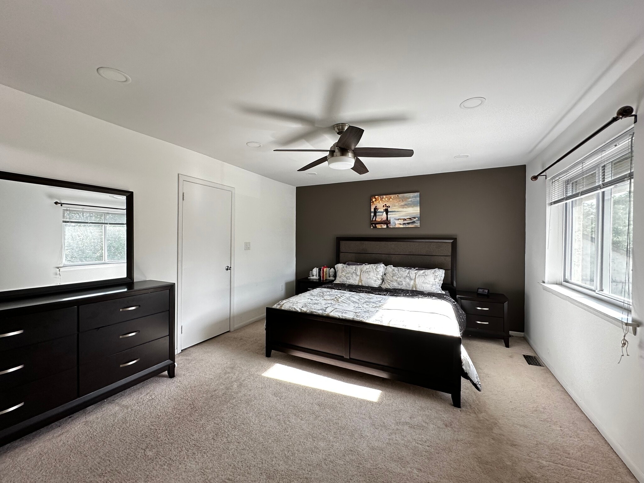 Building Photo - 107 Thoreau Dr