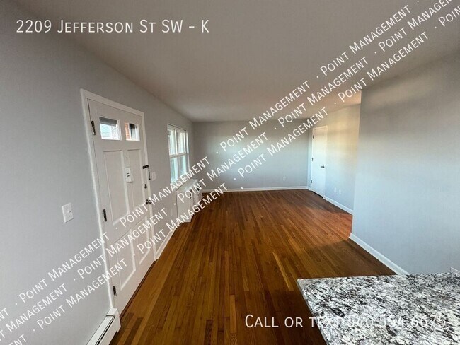 Building Photo - 2209 Jefferson St SW