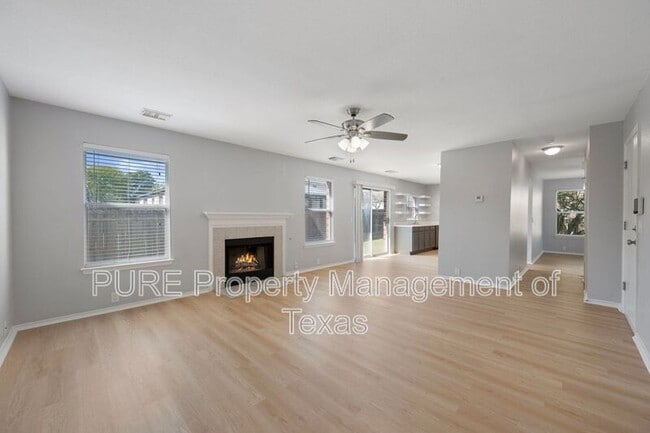 Building Photo - 906 Low Brim Cove