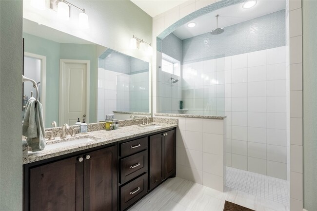 Building Photo - 1016 Peacock Blvd