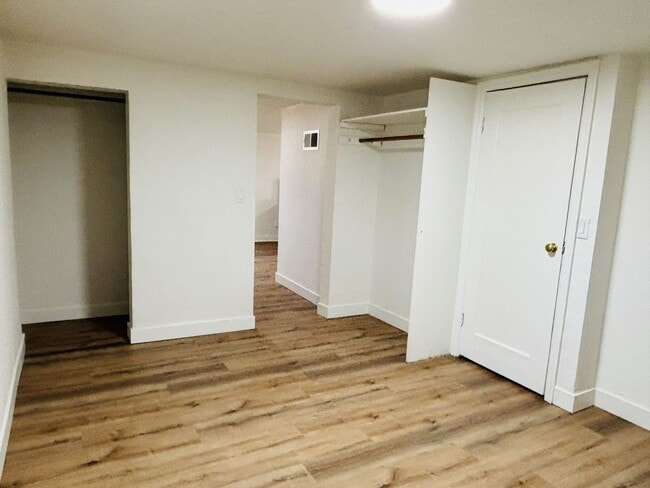 Building Photo - Freshly Remodeled with Free Shared Laundry