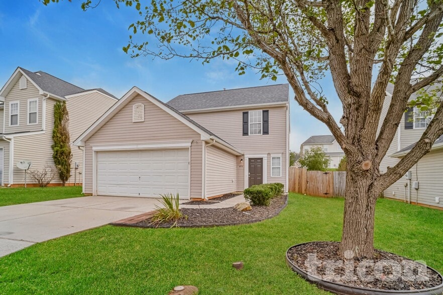 Primary Photo - 693 Winners Point