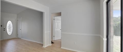 Building Photo - 10601 Silver Creek Dr