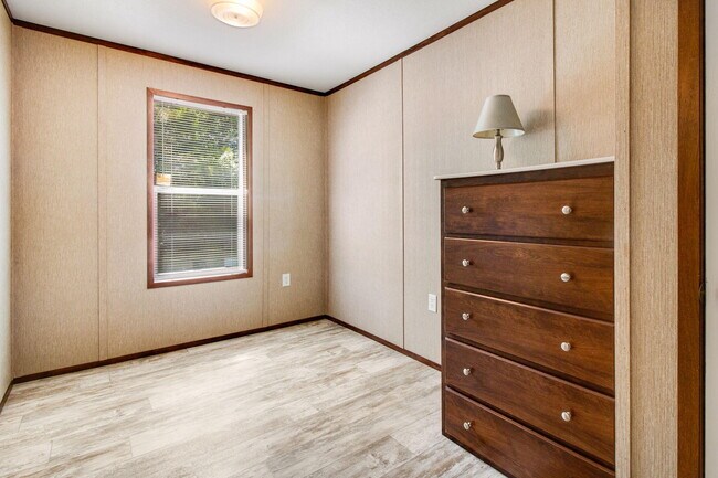 Building Photo - 396 Peachtree Cir