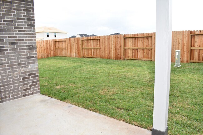 Building Photo - 32042 Sweet Pea Mdw Dr