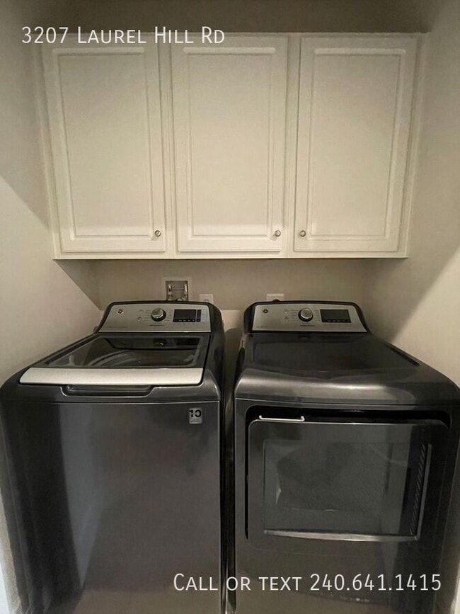 Building Photo - 3207 Laurel Hl Rd