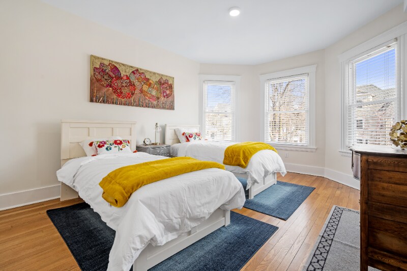 Building Photo - 284 Highland St