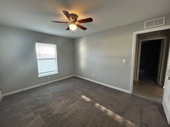 Building Photo - 2738 NW 5th Terrace