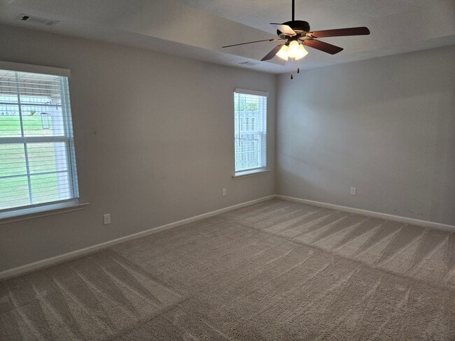 Building Photo - 542 Jensen Ln