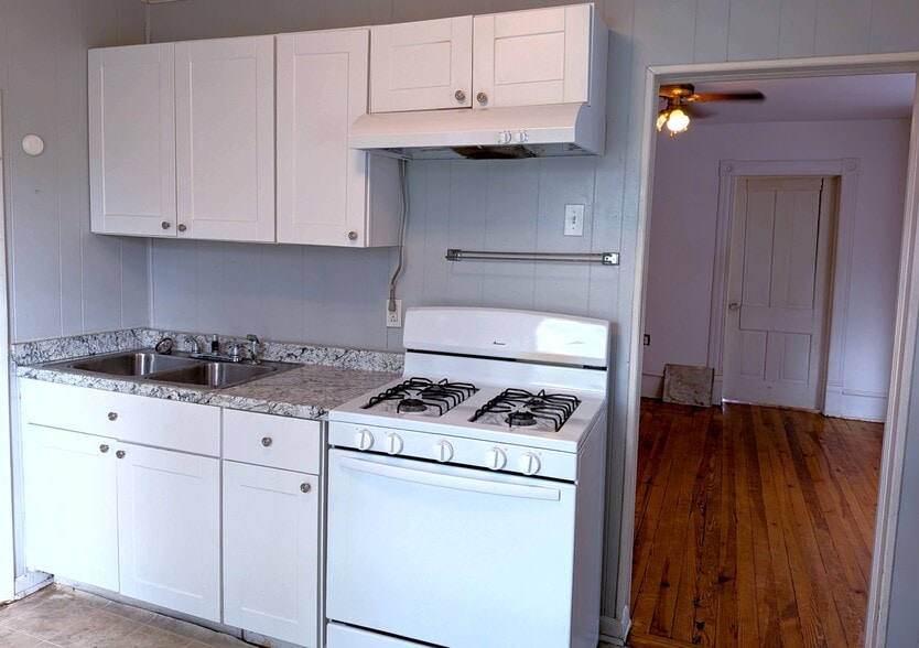 Building Photo - 432 Highland Ave SW