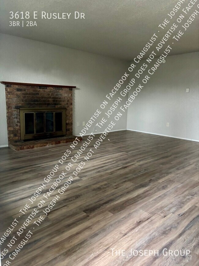 Building Photo - 3618 E Rusley Dr