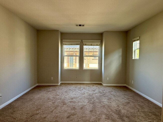 Building Photo - Gorgeous Home in Pacific Highland Ranch Co...