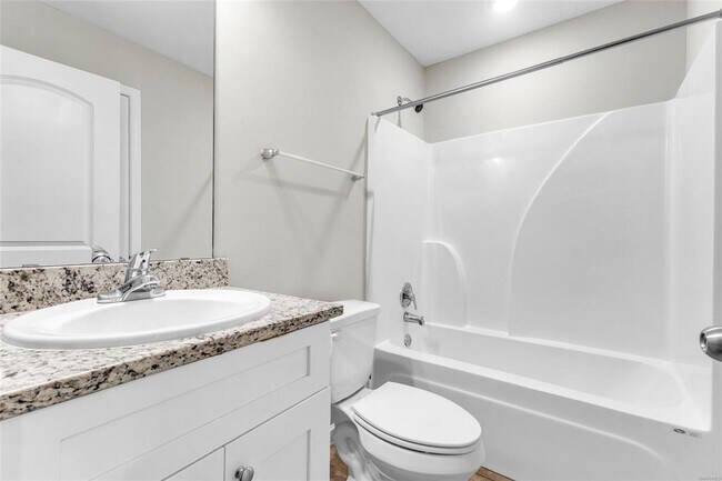 Building Photo - 1823 Landing Pl