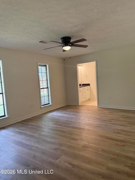 Building Photo - 107 Oklahoma Dr