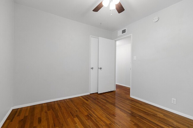 Building Photo - 3 Bedroom 2 Bath Conveniently Located House!