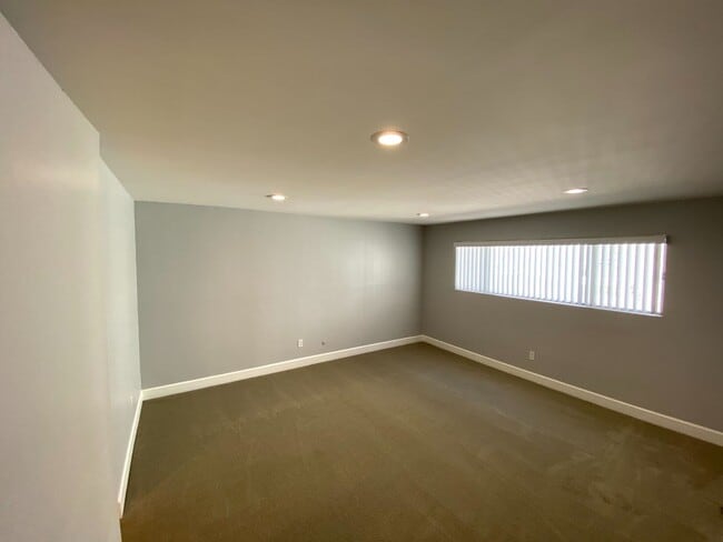 Building Photo - Coming Soon: Stylish 2-Bed Apartment with ...