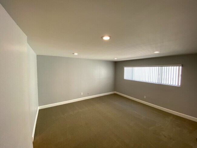 Building Photo - Coming Soon: Stylish 2-Bed Apartment with Underground Parking