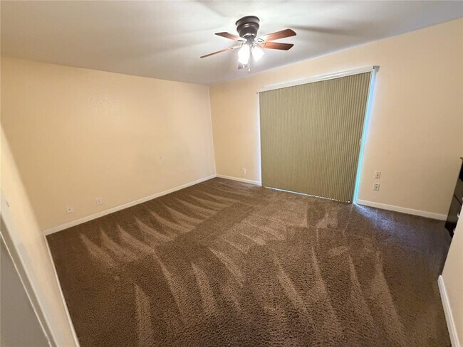 Building Photo - 1008 Clayton Nolen Dr