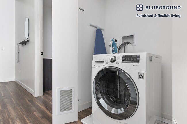 Building Photo - 61 W Erie St