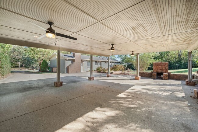 Building Photo - 584 Joyce Ln