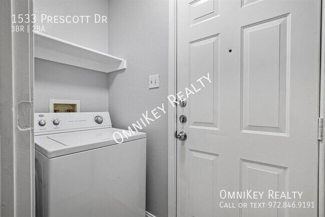 Building Photo - 1533 Prescott Dr