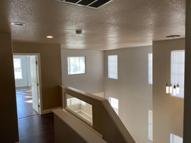 Building Photo - Stunning & REMODELED! 2-Story, 3Bedroom an...