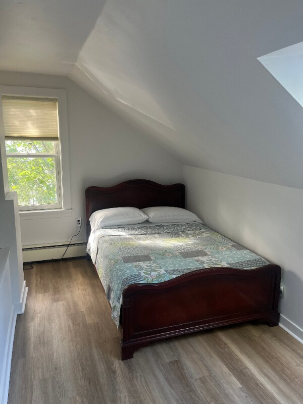 Building Photo - 47 Florence St