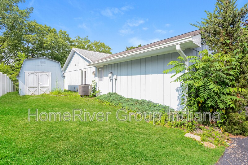 Building Photo - 712 Daffon Dr