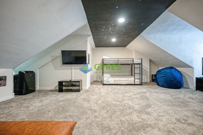 Building Photo - Furnished Elegant 3-Bedroom, 2.5 Bath Home with Hardwood Floors & Central A/C