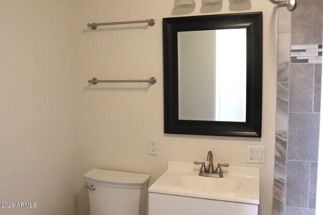 Building Photo - 401 S Skyline Cir