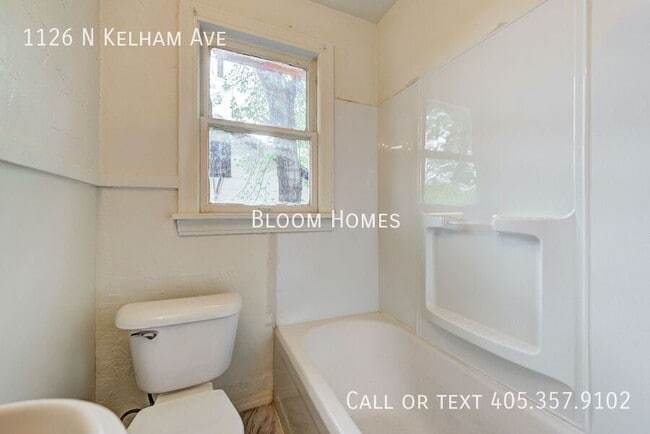 Building Photo - 1126 N Kelham Ave