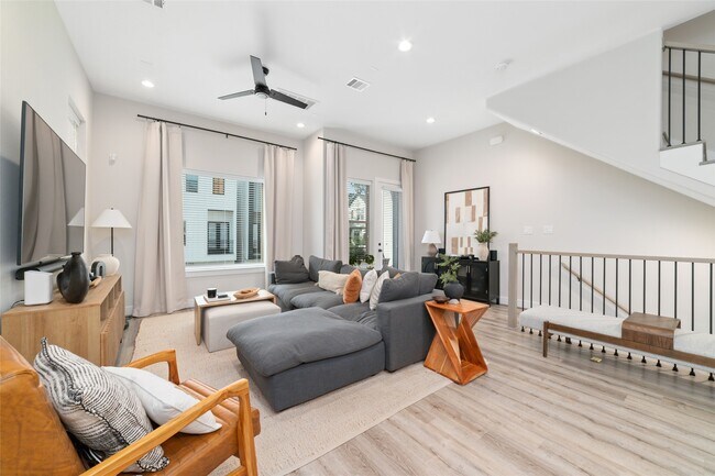 Building Photo - 3705 Creekmont Grn Ln