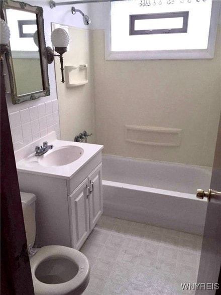 Building Photo - 224 Ivyhurst Cir