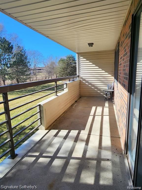 Building Photo - 30450 Orchard Lake Rd