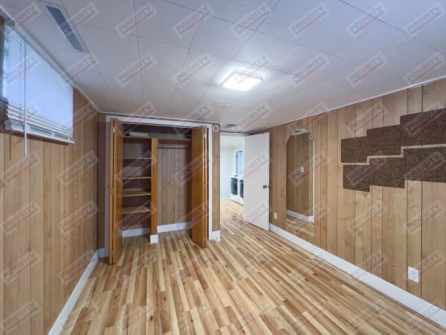 Building Photo - Updated Downtown Ranch with Mother-in-Law Suite