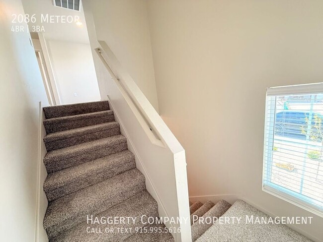 Building Photo - 2086 Meteor-