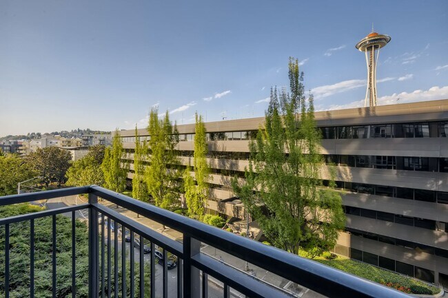 Building Photo - Gorgeous 2 Bed Unit @ The Gallery - Bellto...