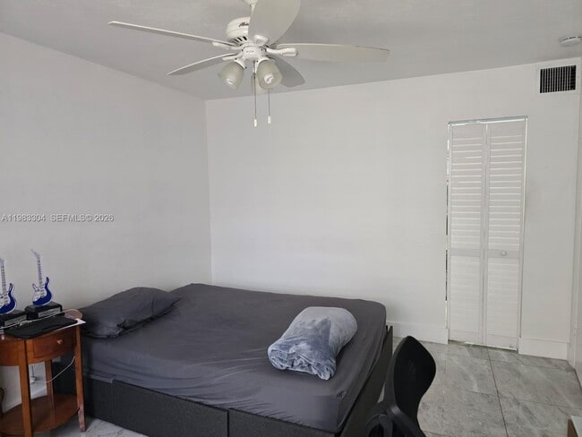 Building Photo - 13715 Kendale Lakes Cir