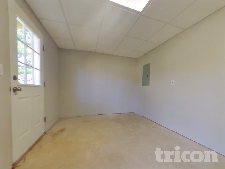 Building Photo - 504 Hillcrest Cross Rd