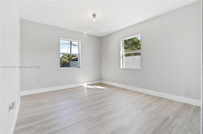 Building Photo - 925 NW 84th St