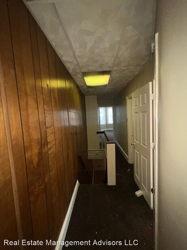 Building Photo - 3 br, 1 bath House - 1332 N Wanamaker St.