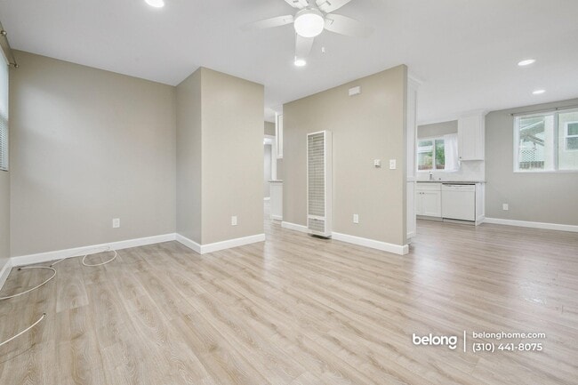 Building Photo - 747 W Oliver St