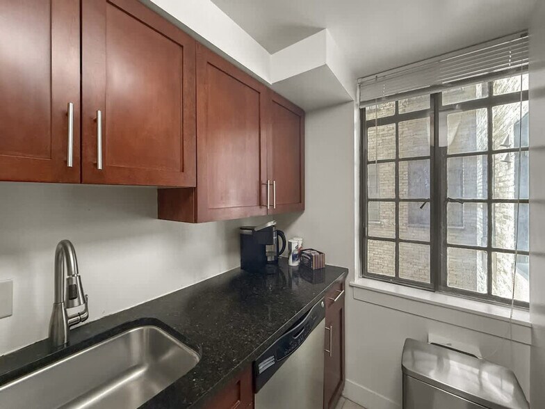 Building Photo - 111-23 N 15th St