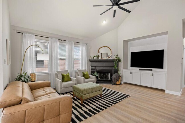 Building Photo - 2414 Powderham Ln