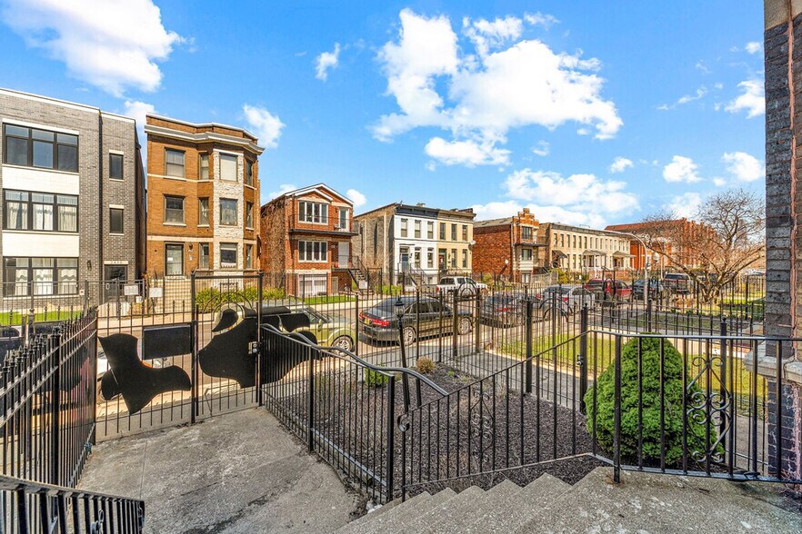 Building Photo - 2503 W Harrison St