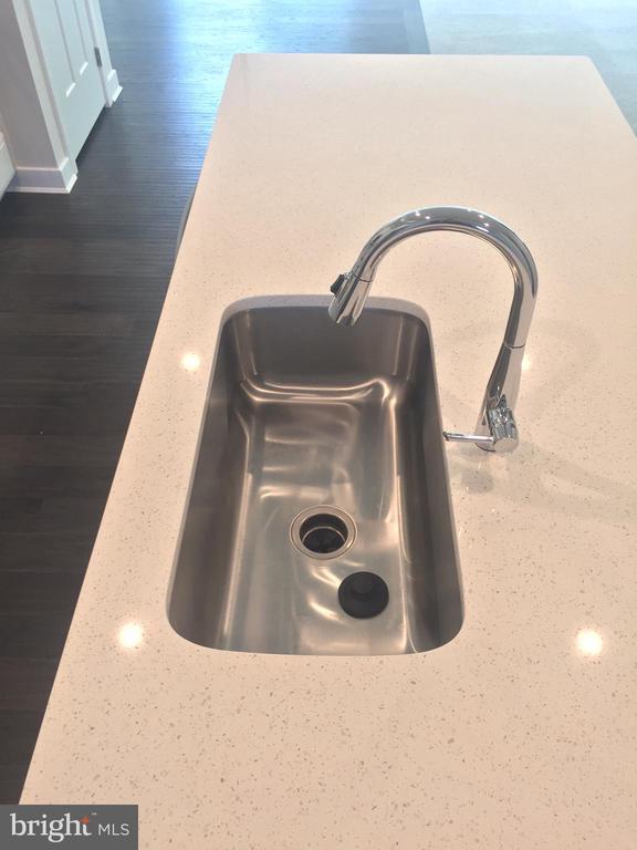 Building Photo - 735 Stonehouse Wy