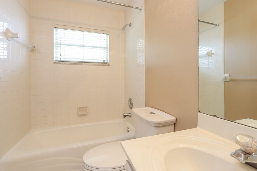 Building Photo - 5009 25th St E